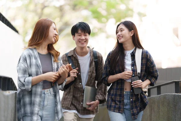 Young Asian Woman College Student Friends Outdoors College Student Working — Stock Photo, Image