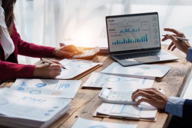 İş Adamları Topluluğu Analiz Finansal Planı, Tartışma, Büroda Evrak ile Araştırma, Muhasebe Konsepti.