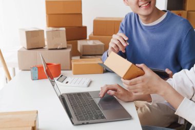 Küçük işletme sahipleri parsel, e-ticaret, pazarlama, çevrimiçi dükkan, sme, girişimciler ile çalışan girişimcileri çiftleştirir.