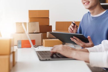 Küçük işletme sahipleri parsel, e-ticaret, pazarlama, çevrimiçi dükkan, sme, girişimciler ile çalışan girişimcileri çiftleştirir.