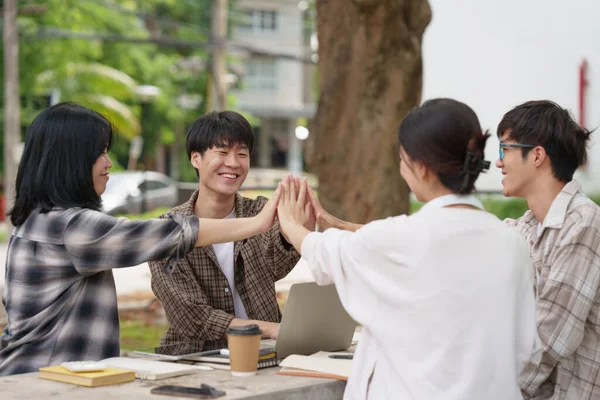 Beautiful Young Asian People College Student Friends Outdoors College Student — Stock Photo, Image