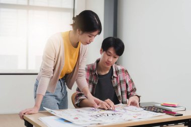 ux geliştirici ve ui tasarımcılarının beyin fırtınası kablo tasarımı. Yaratıcı dijital geliştirme ajansı.