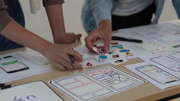Närbild Utvecklare Och Designer Brainstorming Gränssnitt Wireframe Design Creative Digital — Stockvideo