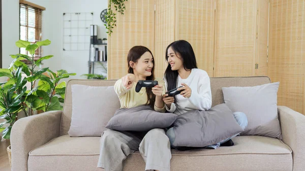 Asian Beautiful Lesbian Gay Couple Enjoy Play Game Together Livingroom — Stock Photo, Image