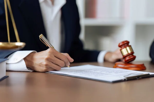Businessman Lawyer Discuss Contract Document Treaty Law Sign Contract Business — Fotografia de Stock
