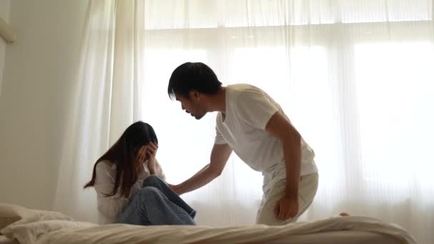 Esposa Marido Asiáticos Têm Problemas Relacionamento Têm Uma Discussão Conceito — Vídeo de Stock