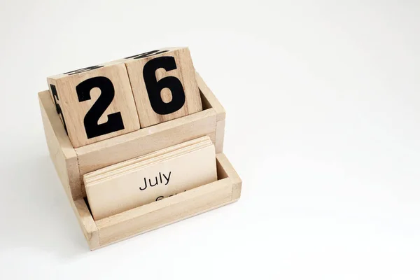 Tahta daimi takvim 26 Temmuz 'u gösteriyor