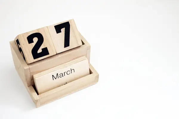 3月27日を示す木造永久暦 — ストック写真