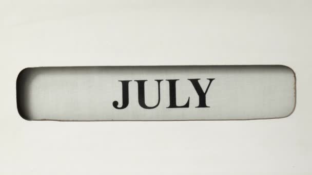Calendario Oficina Retro Desplazándose Hacia Adelante Julio Agosto Texto Para — Vídeos de Stock