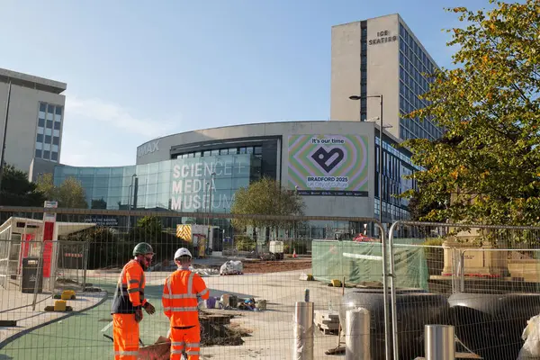 Bradford, İngiltere 09: 17 2024 Bradford Live ve Alhambra Tiyatro tesisleri, 2025 yılında İngiltere kültür şehrine ev sahipliği yapmaya hazırlanıyor.