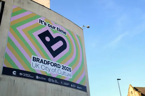 Bradford, İngiltere 09: 17 2024 Bradford Live ve Alhambra Tiyatro tesisleri, 2025 yılında İngiltere kültür şehrine ev sahipliği yapmaya hazırlanıyor.