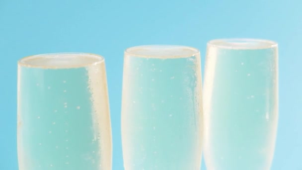 夏天的水晶酒玻璃杯 — 图库视频影像
