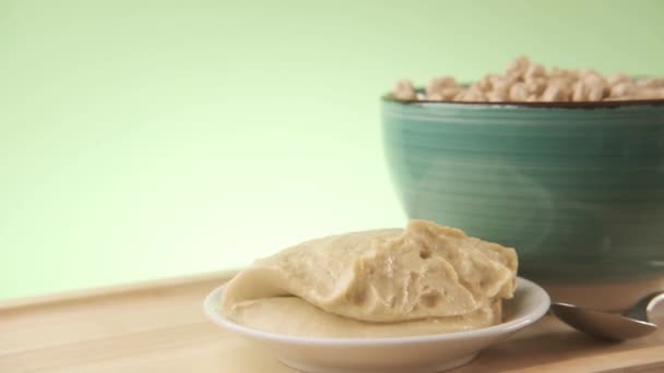 Hummus Clássico Boliche Uma Mesa Madeira — Vídeo de Stock