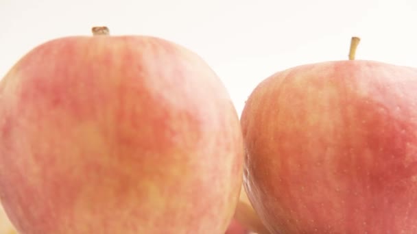 Κόκκινο Μήλο Λευκό Φόντο Organic Τροφίμων Υγιεινά Τρόφιμα — Αρχείο Βίντεο