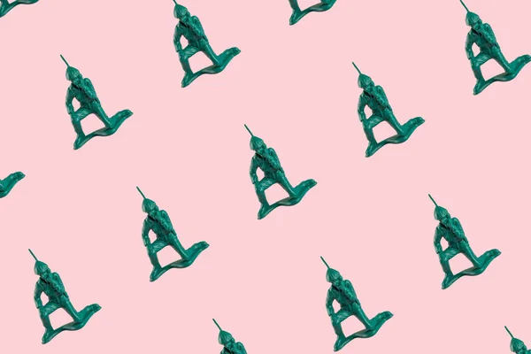 Plastik oyuncak komünikasyon asker deseni Pembe bir pop üzerinde