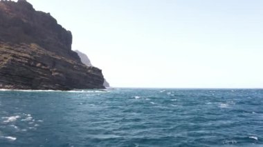 La Gomera adasındaki kayalık kayalıklar