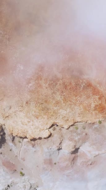 Rekaman Drone Dari Puncak Gunung Sepertinya Permukaan Planet Lain — Stok Video