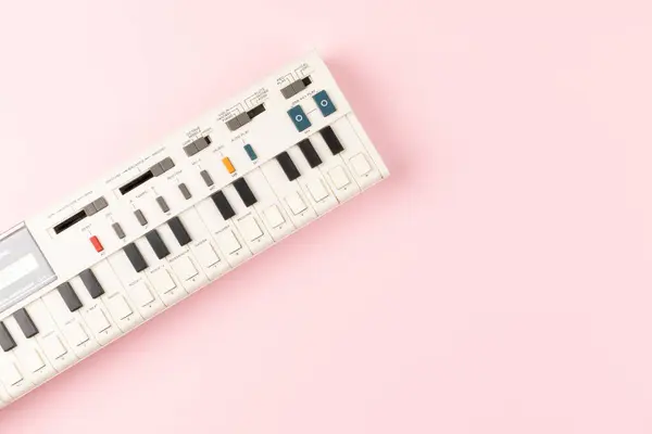 Klasik elektronik klavye sentetik piyano