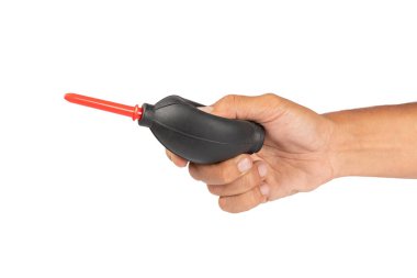 Beyaz arka planda izole edilmiş kamera merceği tutan bir erkek el. Yüksek kalite fotoğraf