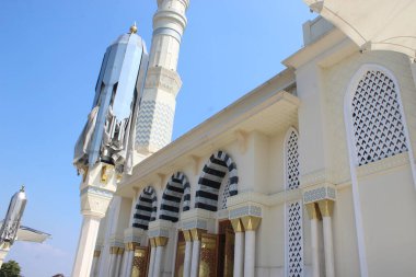 Merkez Java, Endonezya, 22 Haziran 2023: Karanganyar Madaniyah Büyük Camii 'nin bir binası
