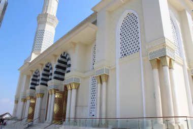Merkez Java, Endonezya, 22 Haziran 2023: Karanganyar Madaniyah Büyük Camii 'nin bir binası
