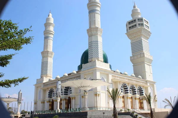 2023年6月22日インドネシア中部ジャワ島 カランガヤール マダニーヤ大モスクの建物 — ストック写真