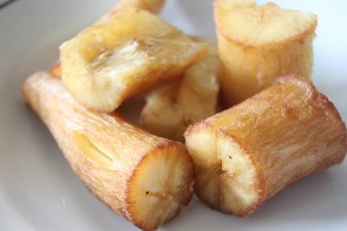 Bir porsiyon kızarmış kasava.