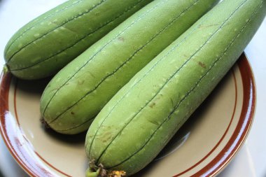 Bir porsiyon Luffa Silindir meyvesi.