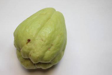 Biraz taze yeşil chayote.