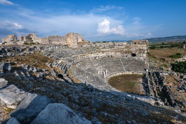 Miletus, Anadolu 'da Bizans döneminde Palaton adı verilen antik bir Yunan kentidir..