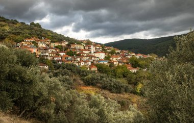 Bayndr, Zmir 'de bir köy manzarası