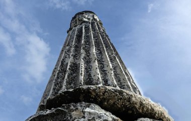 Eski Lagina tapınağındaki tapınak kalıntıları