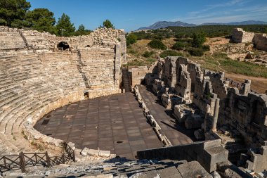 Patara Antik Kenti, günümüzün Gelemis Köyü 'nde Fethiye ile Kalkan arasındaki Xanthos Vadisi' nin güneybatısında yer almaktadır..