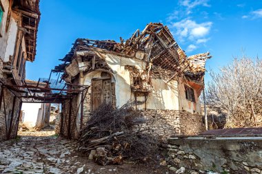 Eskiden Kiyodis olarak bilinen, daha sonra Glde olarak bilinen ve şu anda incesu Köyü olarak bilinen, eski tarihi köy evleri.