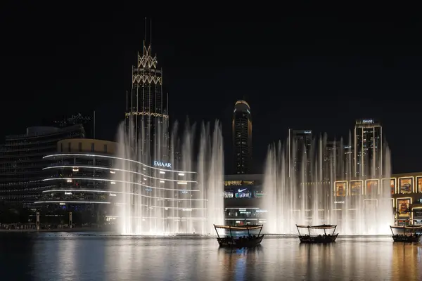 Dubai alışveriş merkezi, Dubai çeşmesi, Birleşik Arap Emirlikleri, Dubai