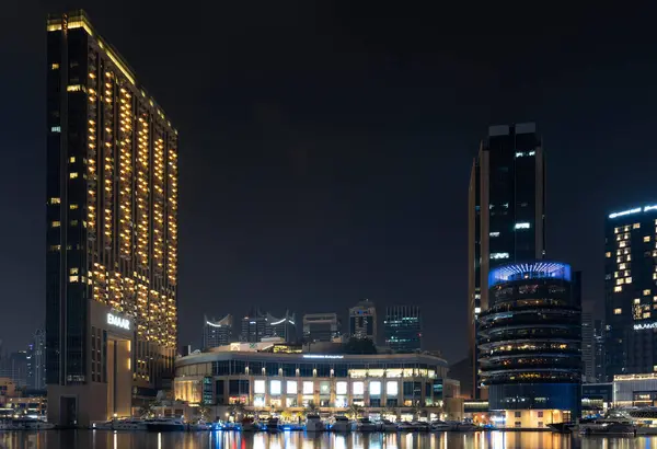 Dubai marinası gece görüşlü, Dubai birleşik Arap Emirlikleri