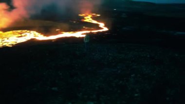 İzlanda 'da Grindavik Town yakınlarında volkan. Drone 'la çekilmiş. Profilimde farklı çekimler var.