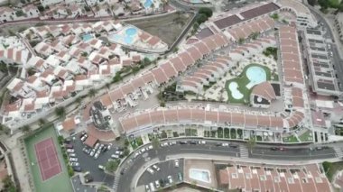 Costa Adeje 'nin Hava Görüntüleri (Tenerife, Kanarya Adaları, İspanya) bir Drone ile çekildi. Log 'da çekildi. Portföyümde farklı pozlar var..