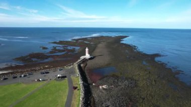 İzlanda, Reykjanes Yarımadası 'ndaki Gardur Deniz Feneri. İnsansız hava aracı ile çekildi. Portföyümde farklı pozlar var..