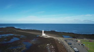 İzlanda, Reykjanes Yarımadası 'ndaki Gardur Deniz Feneri. İnsansız hava aracı ile çekildi. Portföyümde farklı pozlar var..