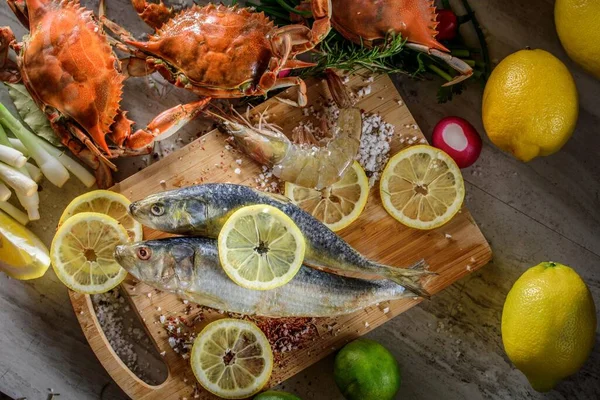 Seafood Sensation Fresh Fish Shellfish Seasoned Sea Salt Spices Exquisite — Stock Photo, Image