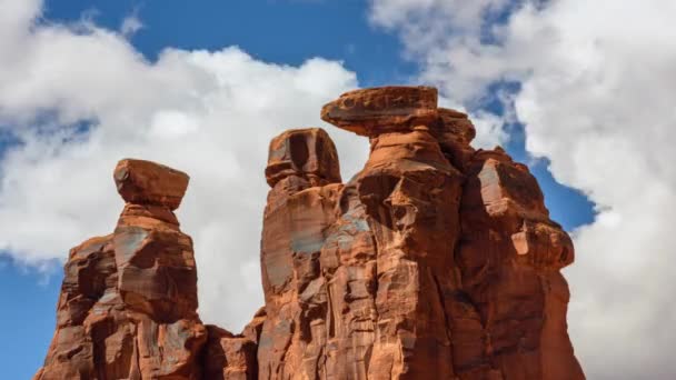 Iconic Courthouse Arches National Parks Great Court House Cloudy Blue — 비디오