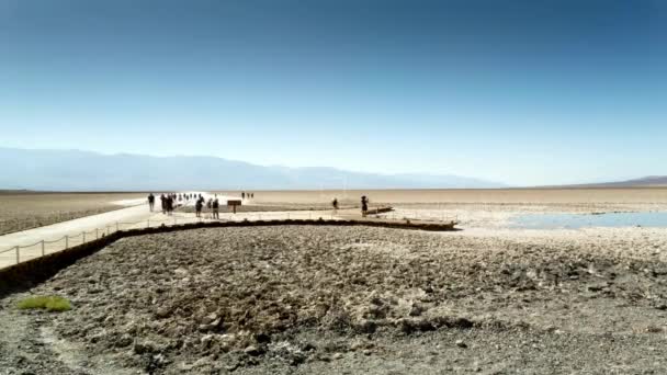 Surreale Schönheit Zeitraffer Szene Des Bad Water Basin Death Valley — Stockvideo