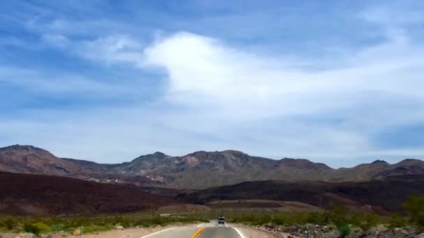 Pustynna Podróż Przejazd Przez Malowniczy Krajobraz Parku Narodowego Doliny Śmierci — Wideo stockowe