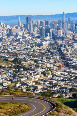 Charming Residential Splendor: Sersemletici 4K Çözümündeki San Francisco 'nun Canlı Mahalleleri