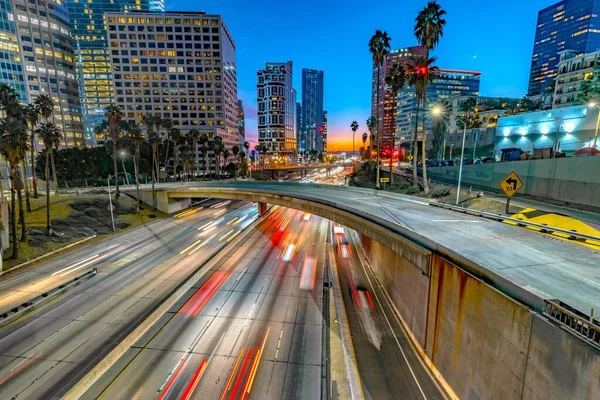 Impresionante Los Ángeles Hora Tarde Cautivador Paisaje Urbano Vibrante Tráfico — Foto de Stock