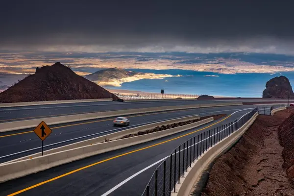 Majestic Journey Lake Mead Road Buurt Van Las Vegas Omarmd — Stockfoto