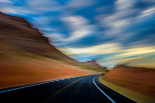 Serenità Del Deserto Veduta Panoramica Una Strada Deserta Circondata Red — Foto Stock