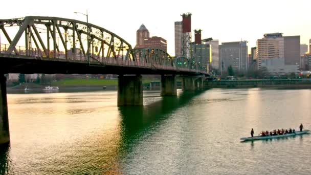 Portland Oregon Alacakaranlık 124 Willamette Nehri Nden Büyüleyici Manzara — Stok video