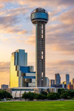Yükseltilmiş Zarafet: Dallas, Teksas, ABD 'deki Iconic Reunion Tower' ın 4K resmi